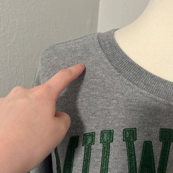 NBA Touch Stadium by Alyssa Milano Milwaukee Bucks Crewneck Slouchy Sweatshirt - Picture 6 of 15